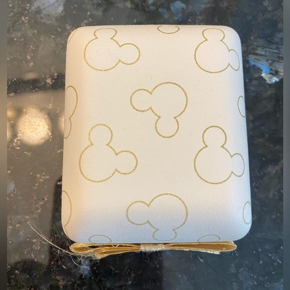 Disney sterling silver necklace - Picture 3 of 3